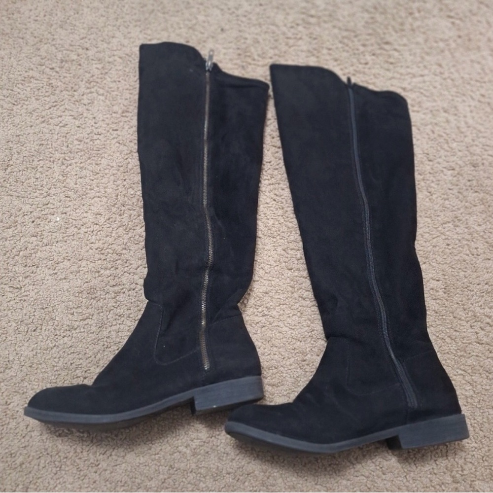 Women's Black Knee-High Boots
